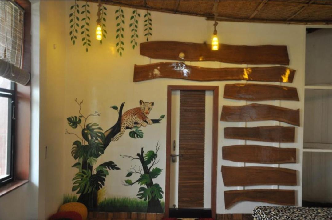 Leopard Farmhouse Mhow Buitenkant foto