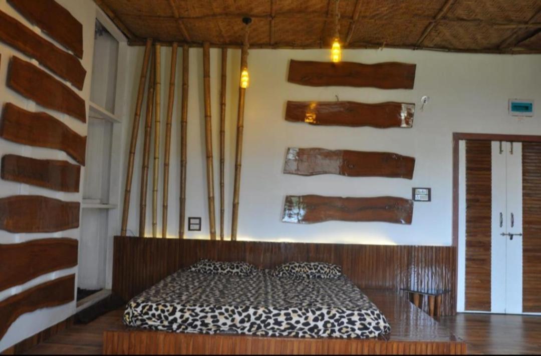 Leopard Farmhouse Mhow Buitenkant foto