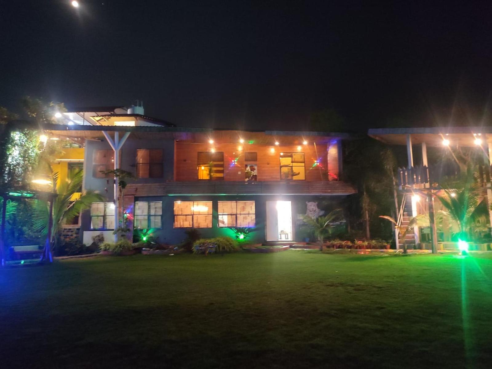 Leopard Farmhouse Mhow Buitenkant foto